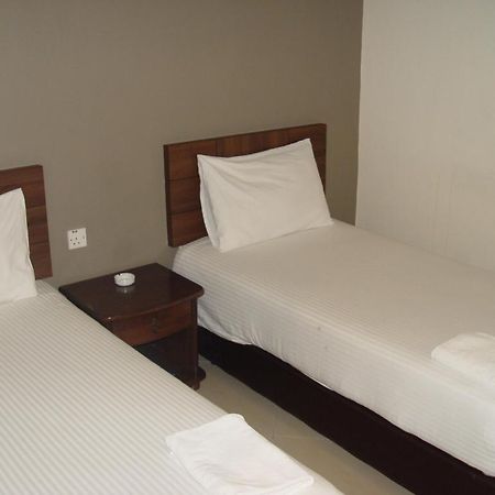 Jb City Hotel Τζόχορ Μπάχρου Δωμάτιο φωτογραφία