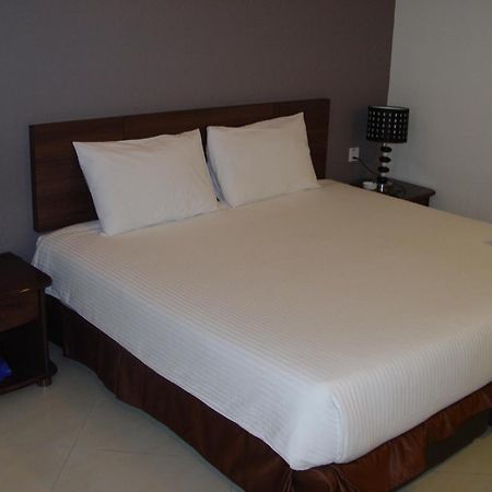 Jb City Hotel Τζόχορ Μπάχρου Δωμάτιο φωτογραφία