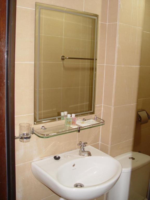 Jb City Hotel Τζόχορ Μπάχρου Δωμάτιο φωτογραφία